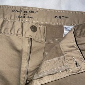 Banana Republic Athletic-Fit Travel Pant
